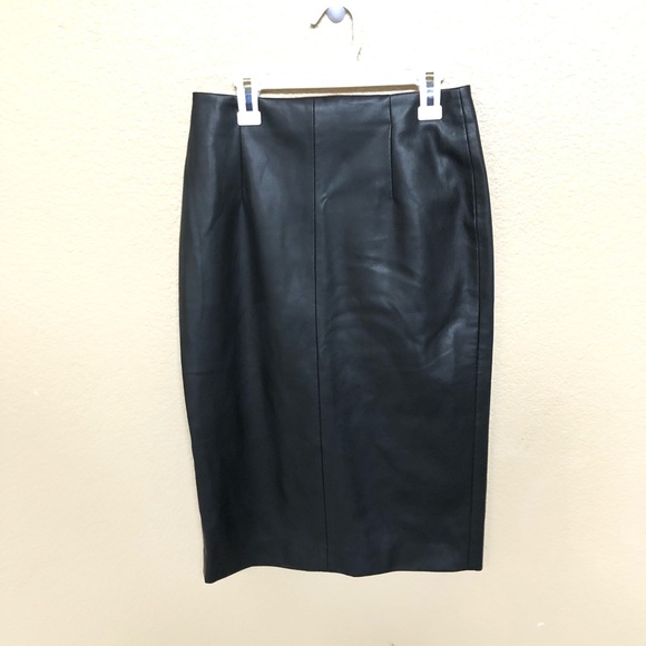 Flash sale!! Faux leather pencil skirt - Picture 2 of 7